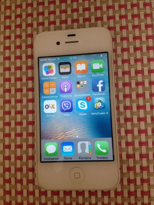 Продам Айфон 4s 