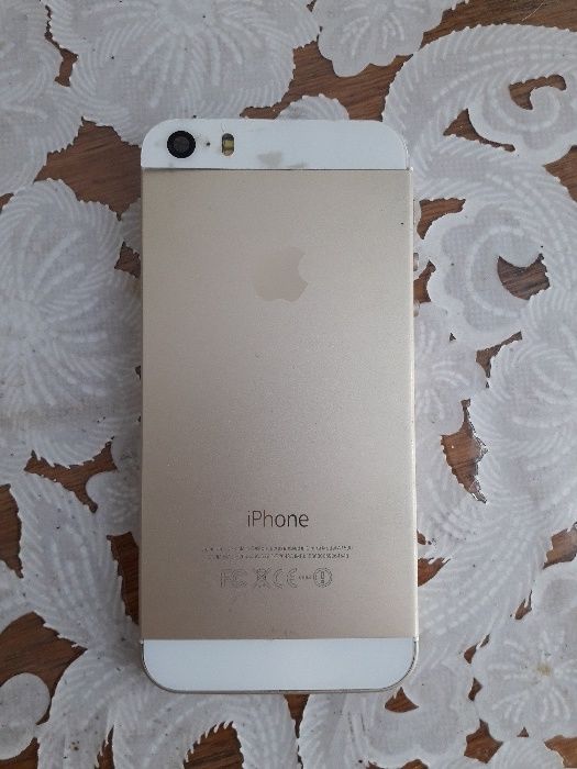 Продам iPhone 5S 