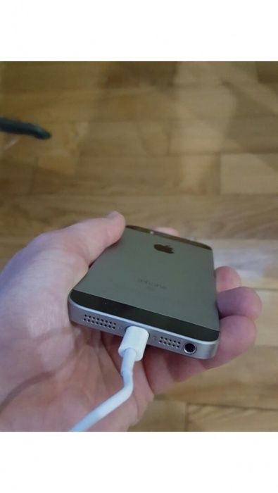 IPhone SE 64GB Space Gray Neverlock 