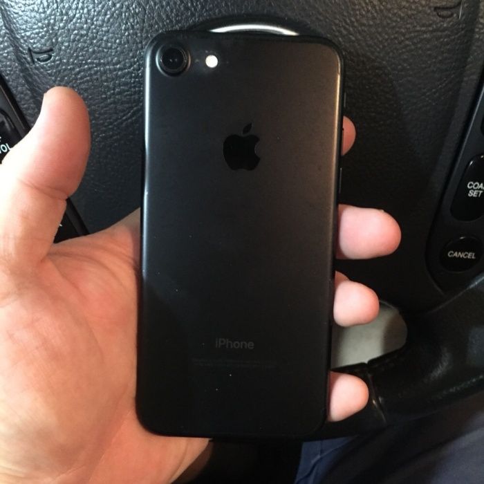 Продам iPhone 7 black 128 gig 