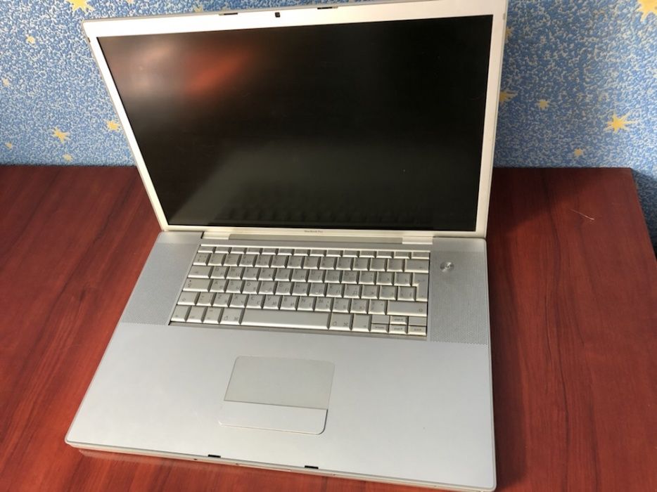 MacBook Pro 17 
