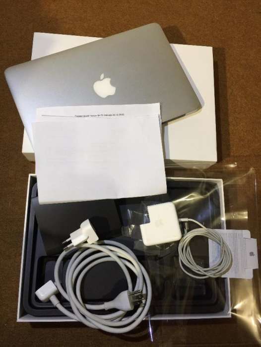 MacBook Air 11 , model A1465 , SSD 128GB , 2015
