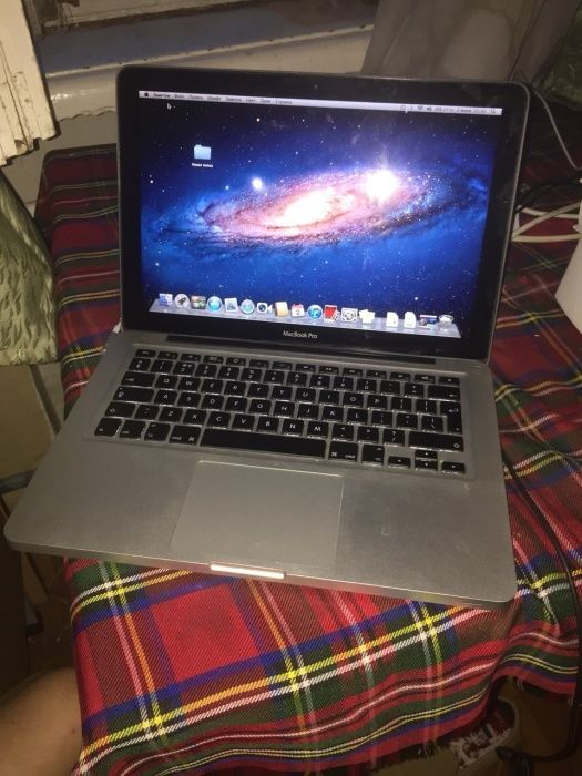 Macbook pro 2011 ssd на 120,новая батарейка 