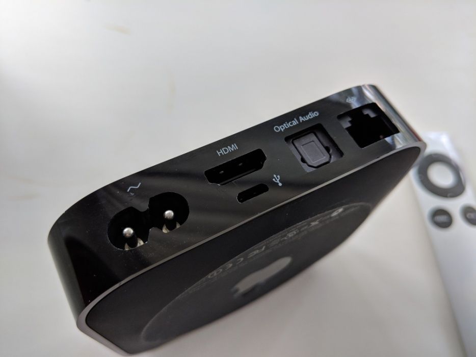Продам Apple TV 