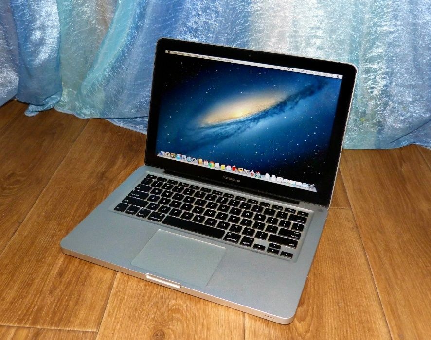 APPLE MacBook Pro (13-inch)/4 GB RAM/500 GB HDD/Батарея 7 часов 