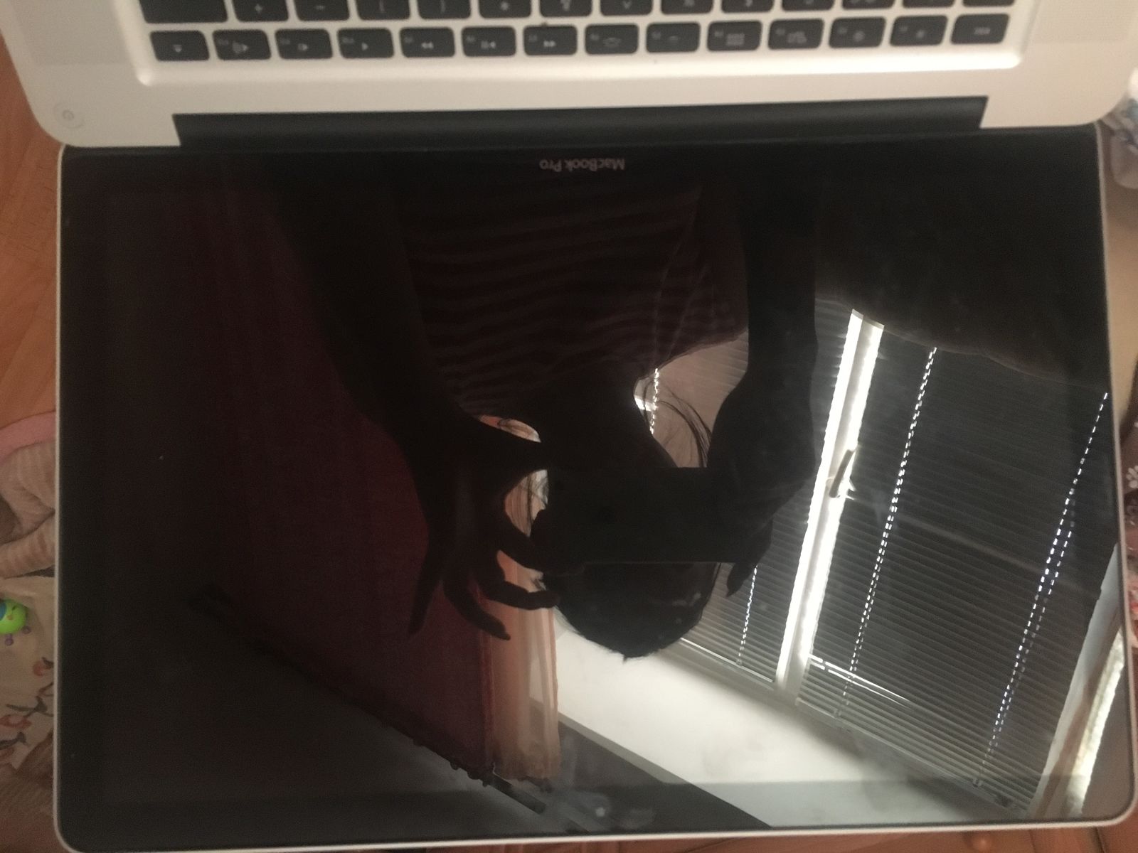 Продаю MacBook Pro 17” конец 2010