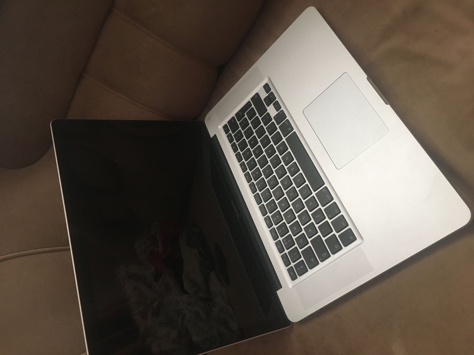 Продаю MacBook Pro 17” конец 2010