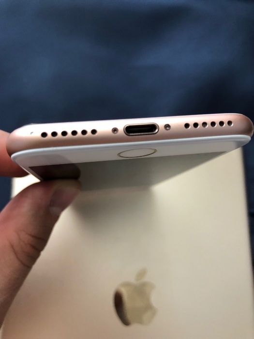 Apple Iphone 8/64gb Gold в отличном состоянии 