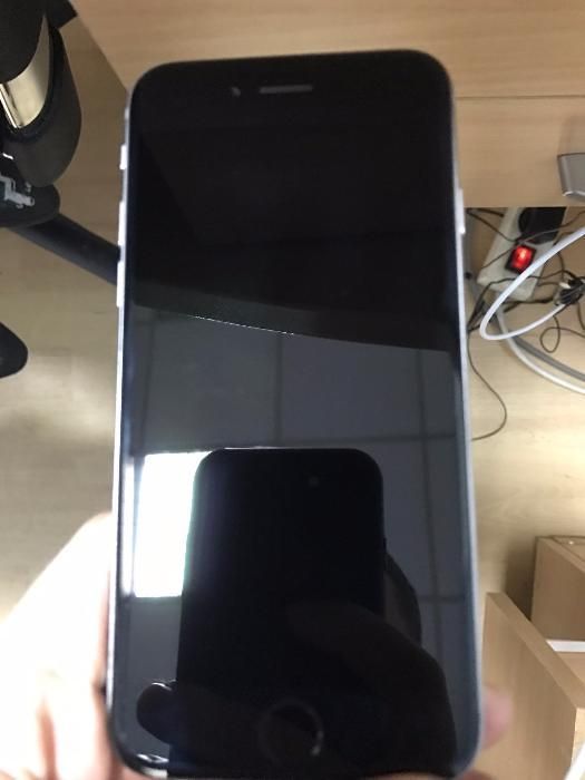 Продам iPhone 6 64 GB (space grey). 
