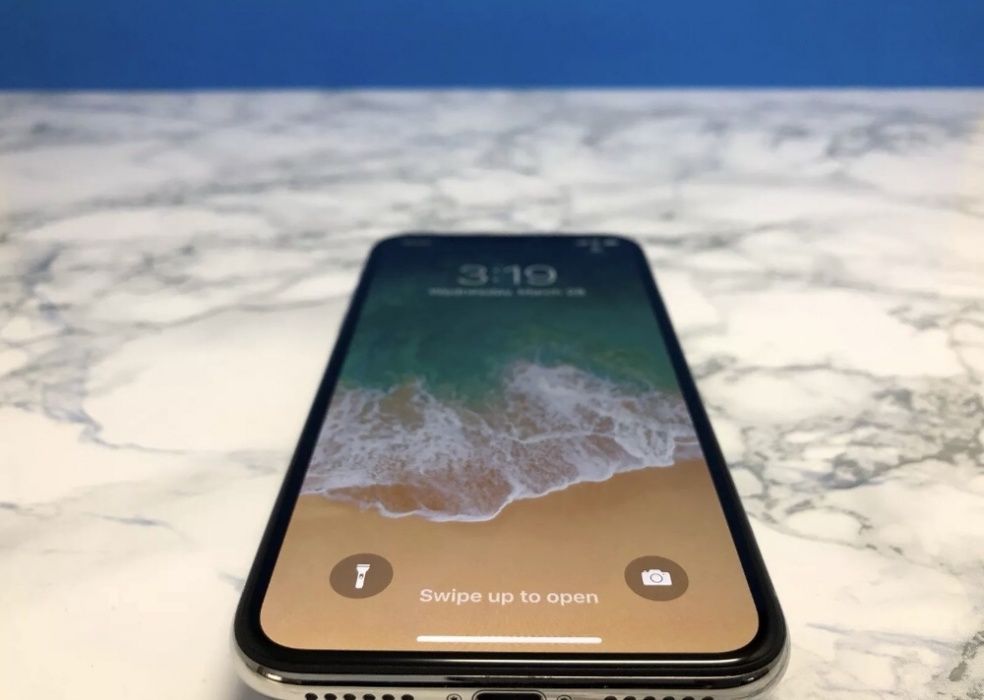 Продам IPhone X 256gb телефону 4 месяца,как новый 