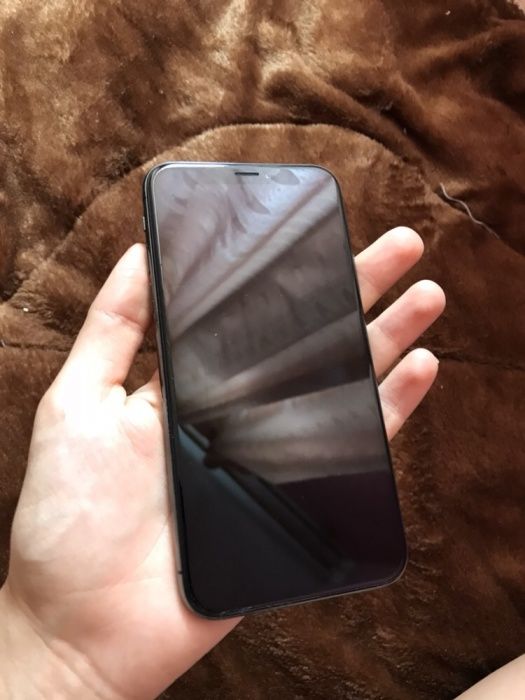 Продам IPhone X 