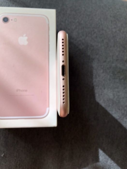 Продам iPhone 7 128 