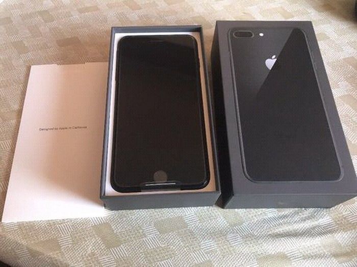 Продам Space gray Apple iPhone 8 plus нa 64 GB. 