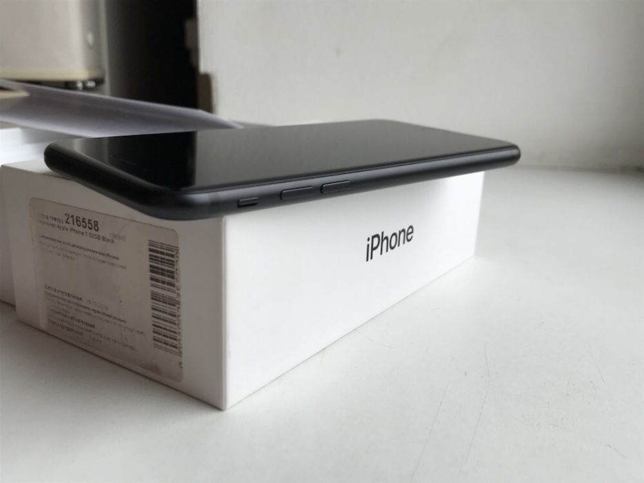 Идеальный iPhone 7 на 32 гб, куплен в алло, полный комплект, айфон 7 