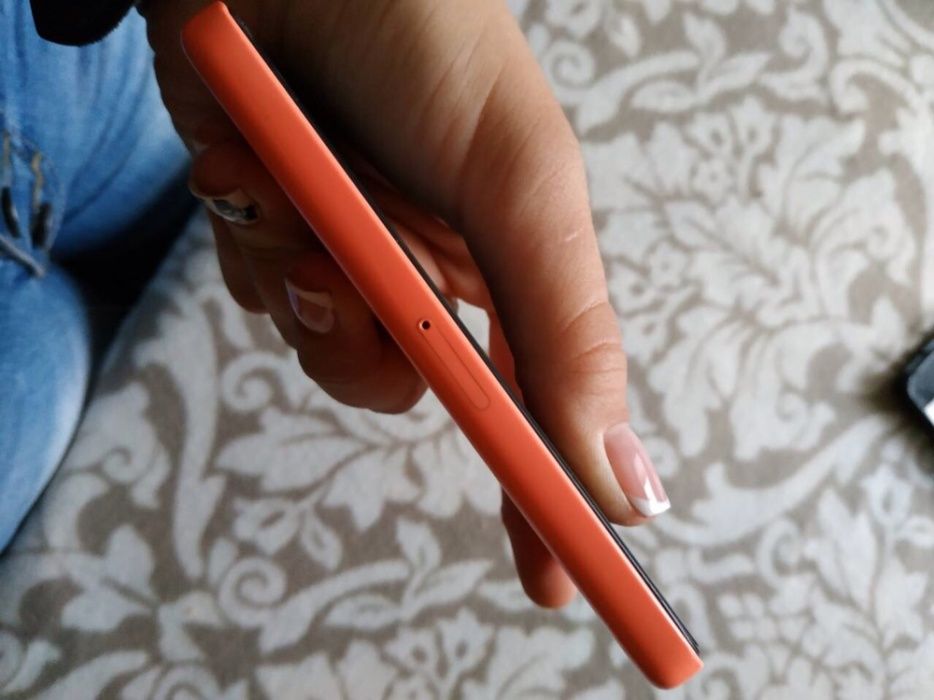 Продам Айфон 5c а хорошем состоянии 