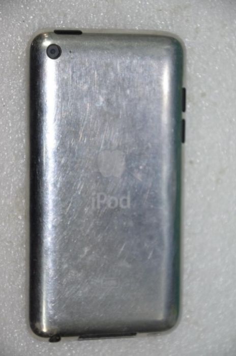 Apple iPod touch 8GB (4th Generation) 