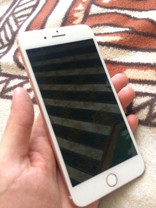 Продам IPhone 7plus 