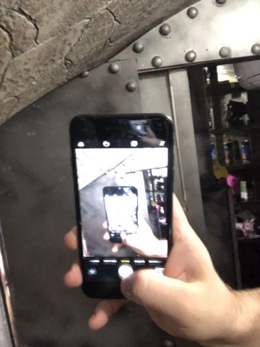 Продам iPhone 8+ 64 gb в хорошем состоянии ,без сколов,с документами 