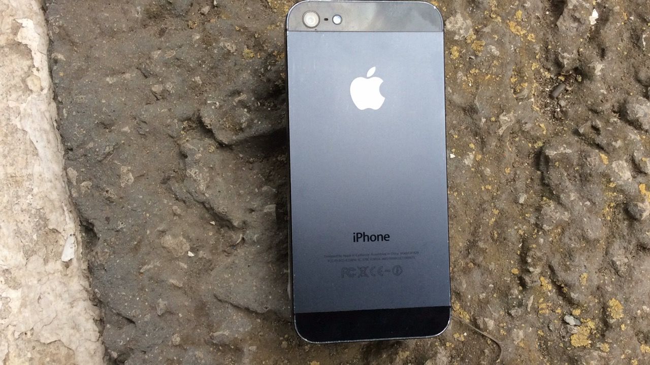 iPhone 5 space gray