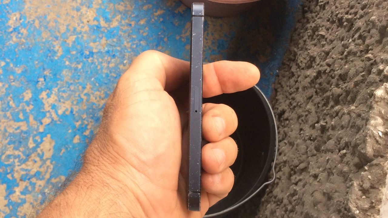 iPhone 5 space gray