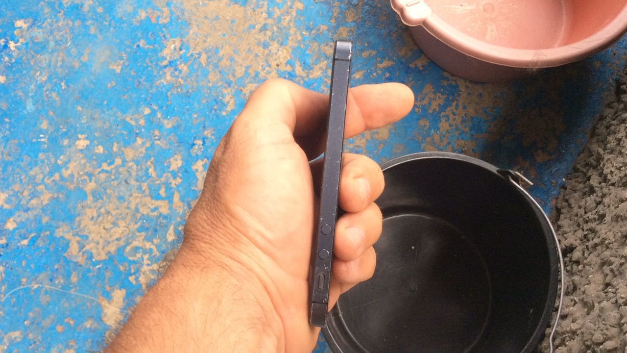 iPhone 5 space gray