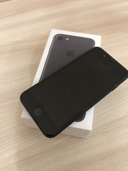 Apple iPhone 7 (32) Black 