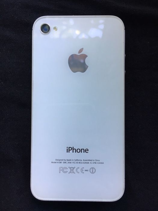 Продам IPhone 4s 16gb 