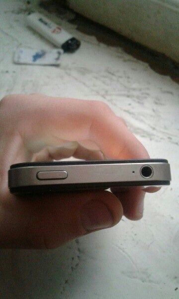 Продам iPhone 4 s 16gb 
