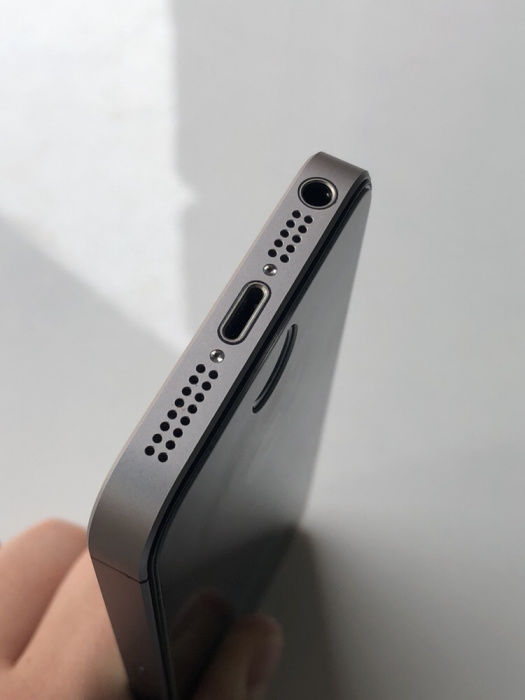 IPhone SE, 32GB, Space Gray, Neverlock.