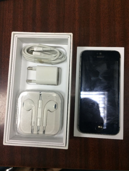 Мобильный телефон APPLE IPHONE 5S 16GB в хорошем состоянии 