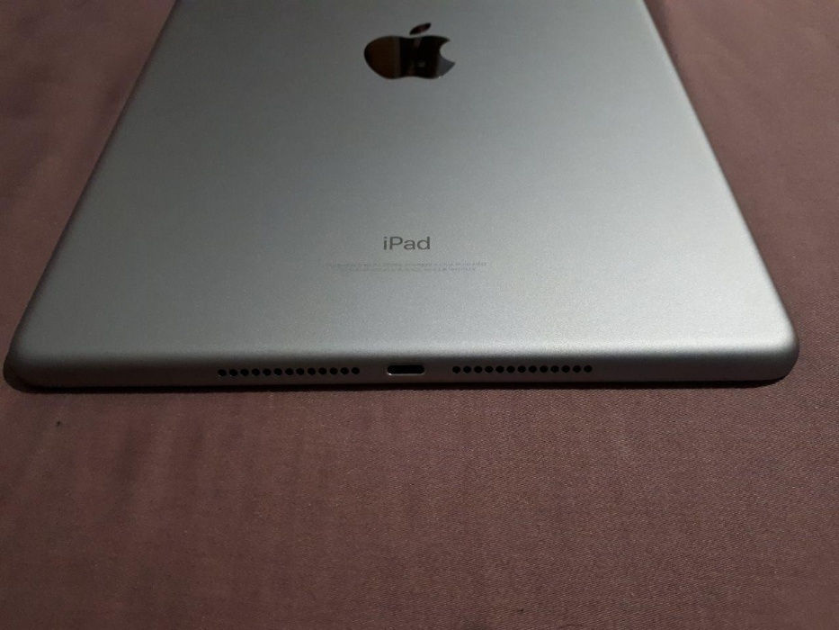 IPad 5 2017 32gb WIFI ИДЕАЛЬНОЕ состояние 
