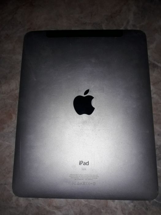 Продам IPad 1 