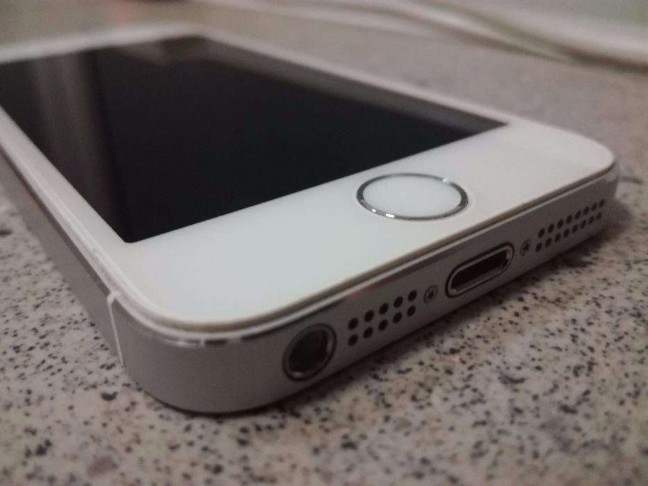 Продам Iphone 5s 16gb в хорошем состоянии 