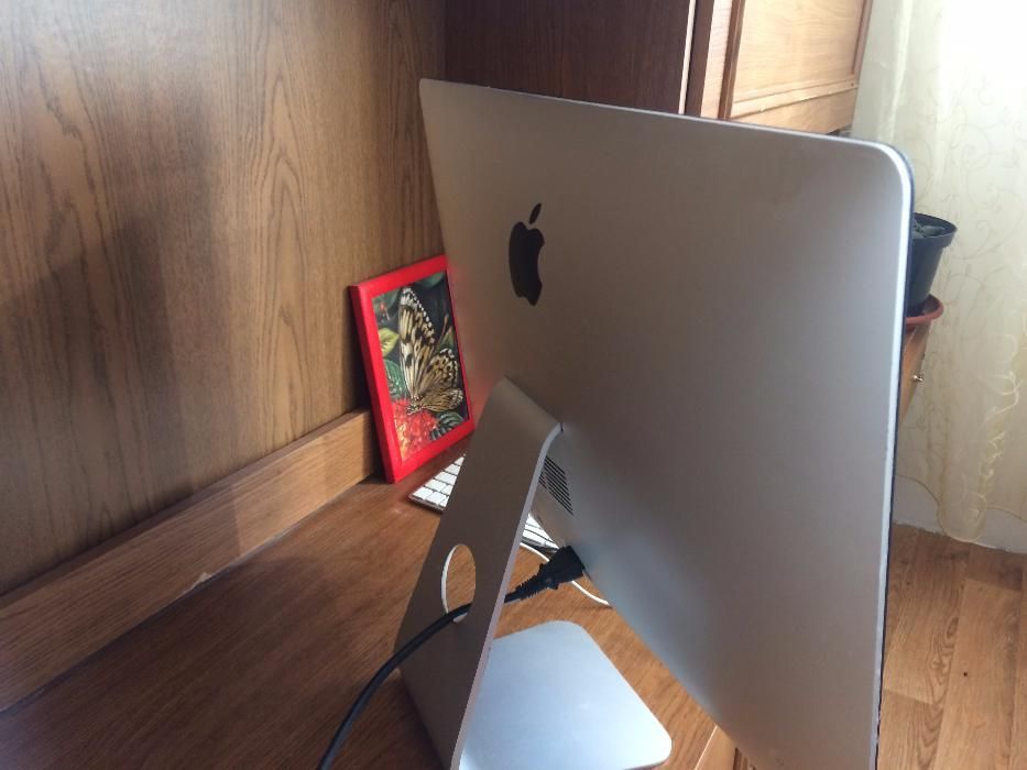 Моноблок компьютер Apple iMac 21,5'' 2,7 i5 Model A1418