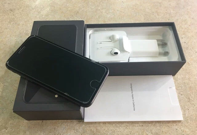 IPhone 8 black 64gb 