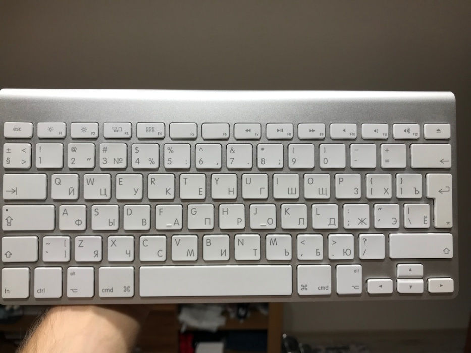 Apple Wireless Keyboard (MC184)