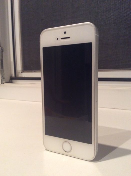 iPhone SE Neverlock / 64mb / Silver
