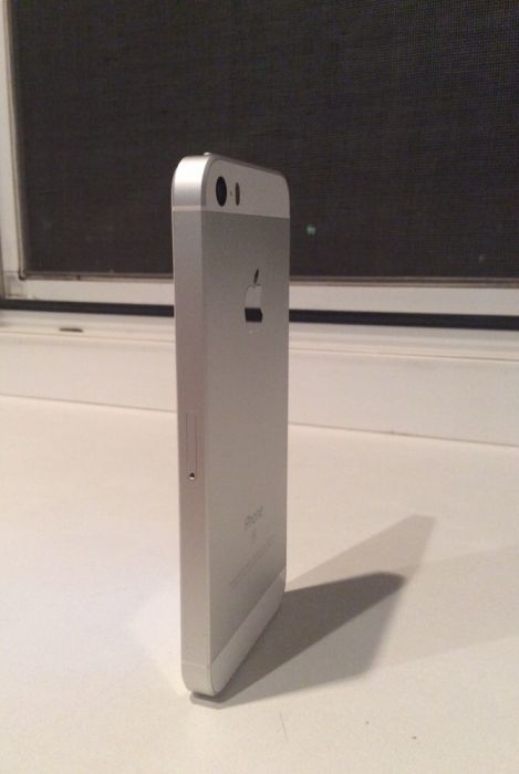 iPhone SE Neverlock / 64mb / Silver