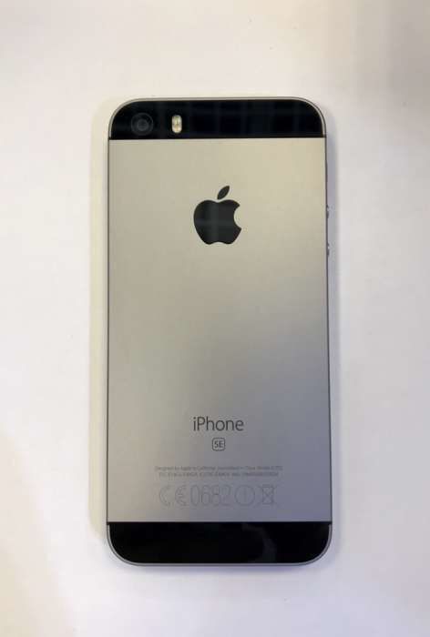 Продам iPhone SE