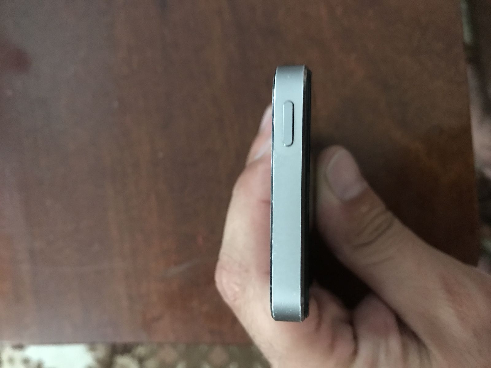 Продам айфон 5s