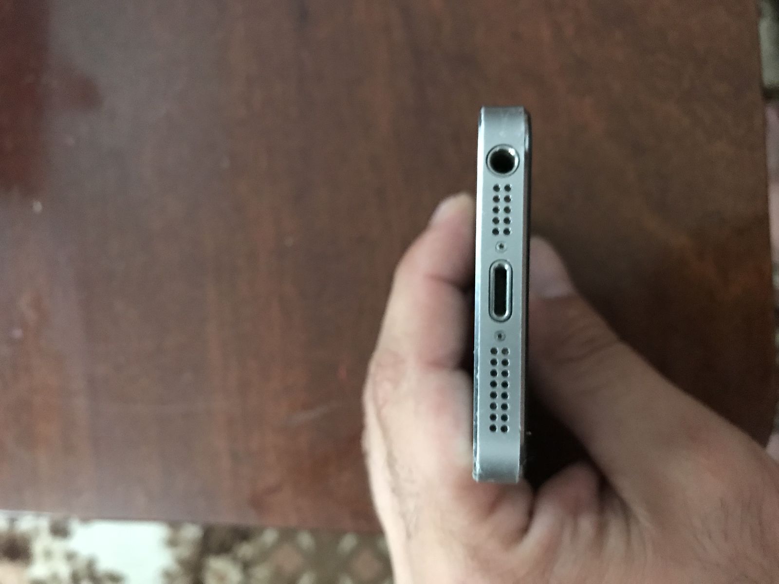 Продам айфон 5s