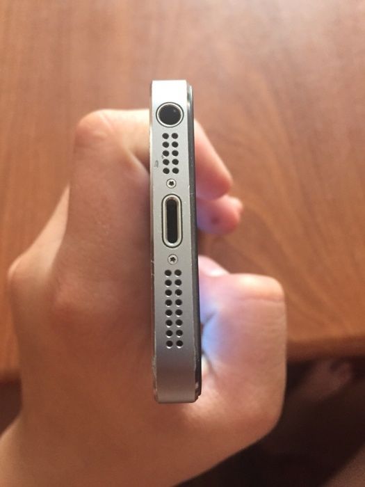 Срочно! Продам IPhone 5s