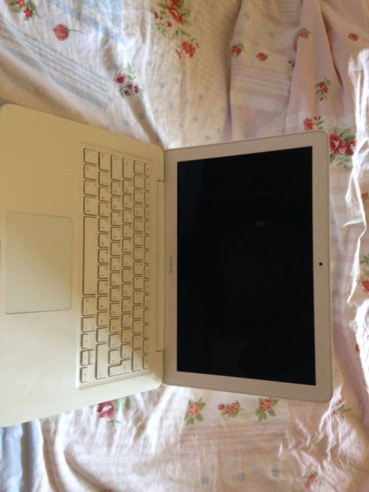 Продам MacBook 13.3 конец 2009 г.