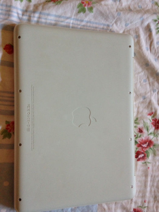 Продам MacBook 13.3 конец 2009 г.