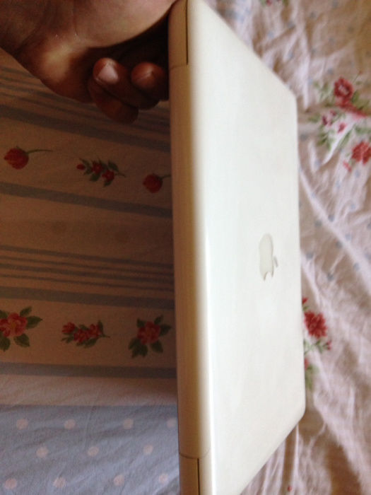 Продам MacBook 13.3 конец 2009 г.
