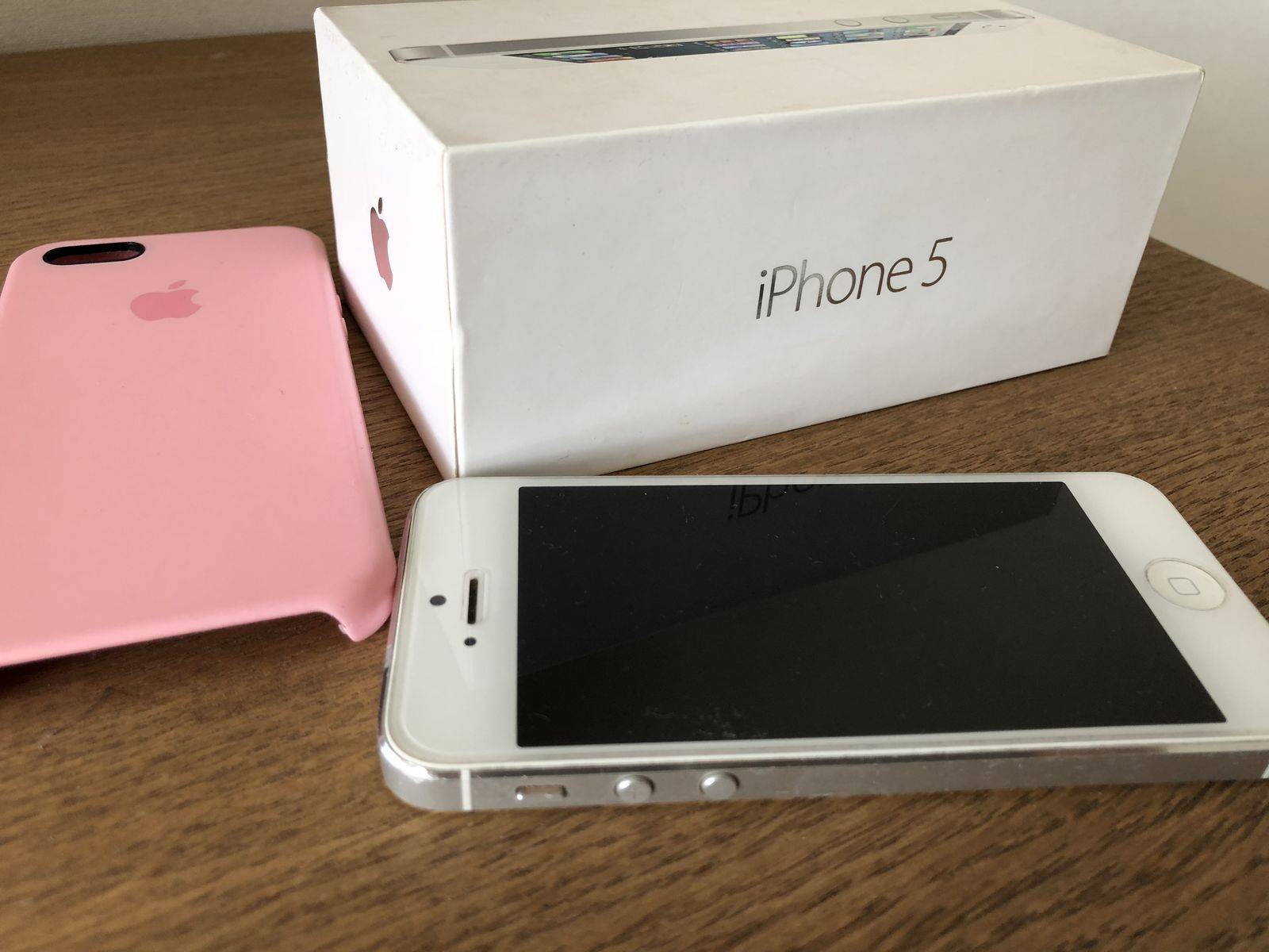 iPhone 5 16gb.