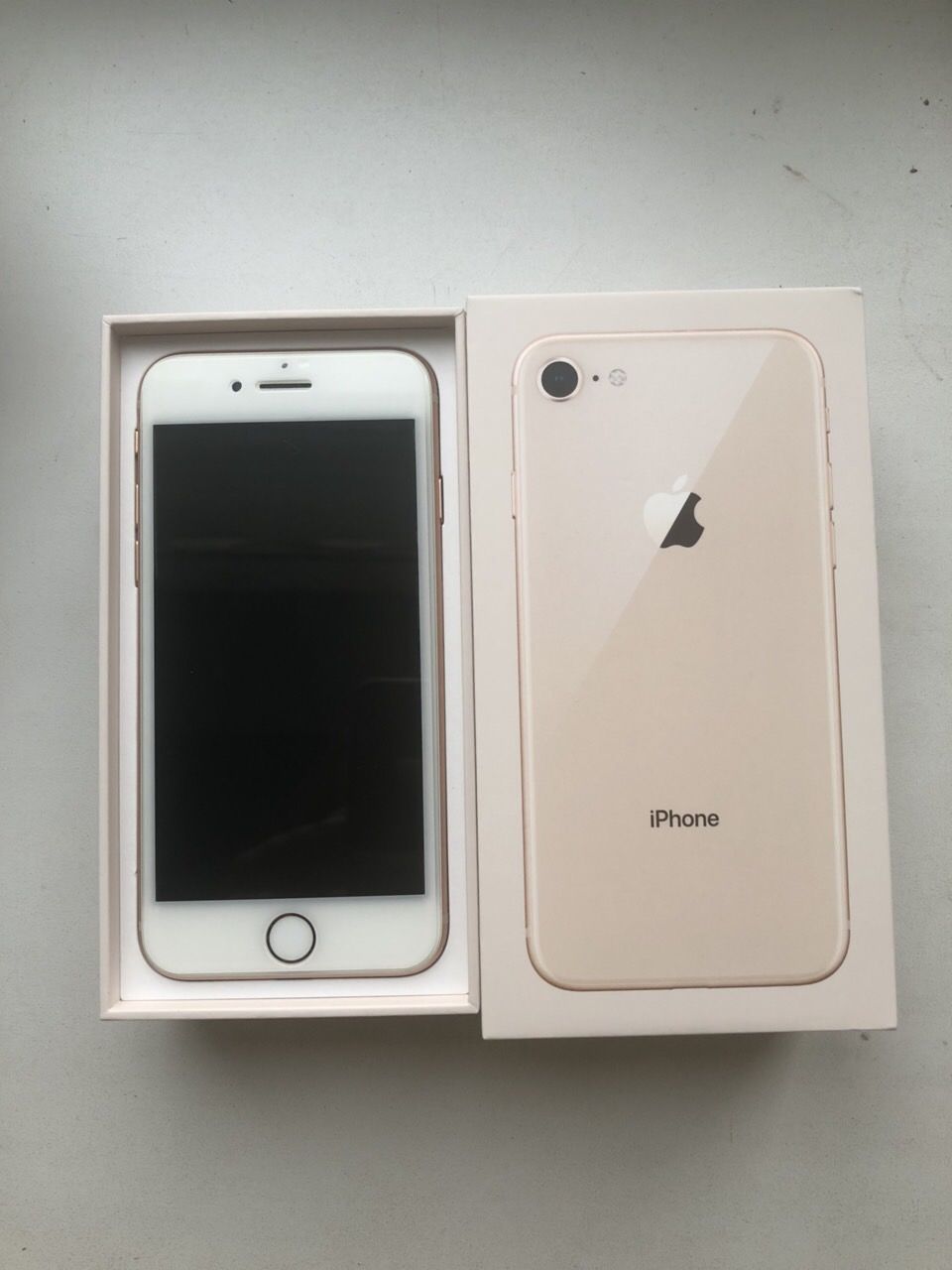 iPhone 8 rose gold 