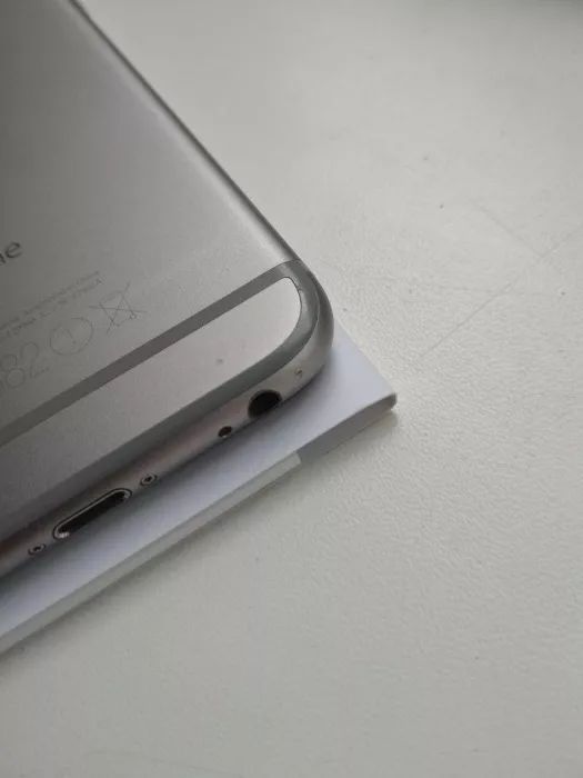 Продам Iphone 6s