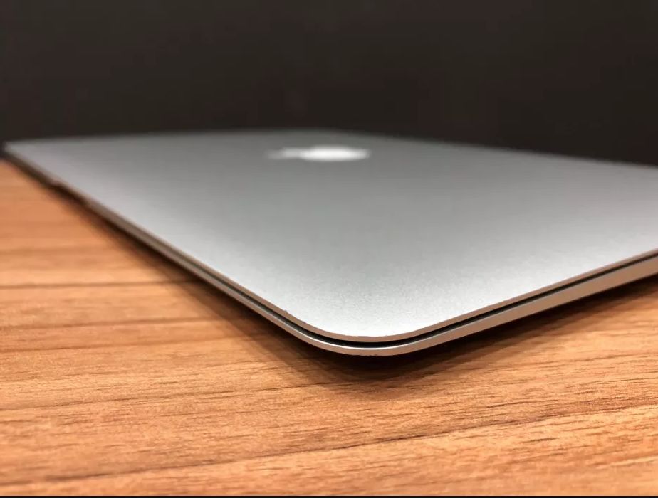 MacBook Air 13 (2015/2016) MMGF2 i5/8/128 389ц.
