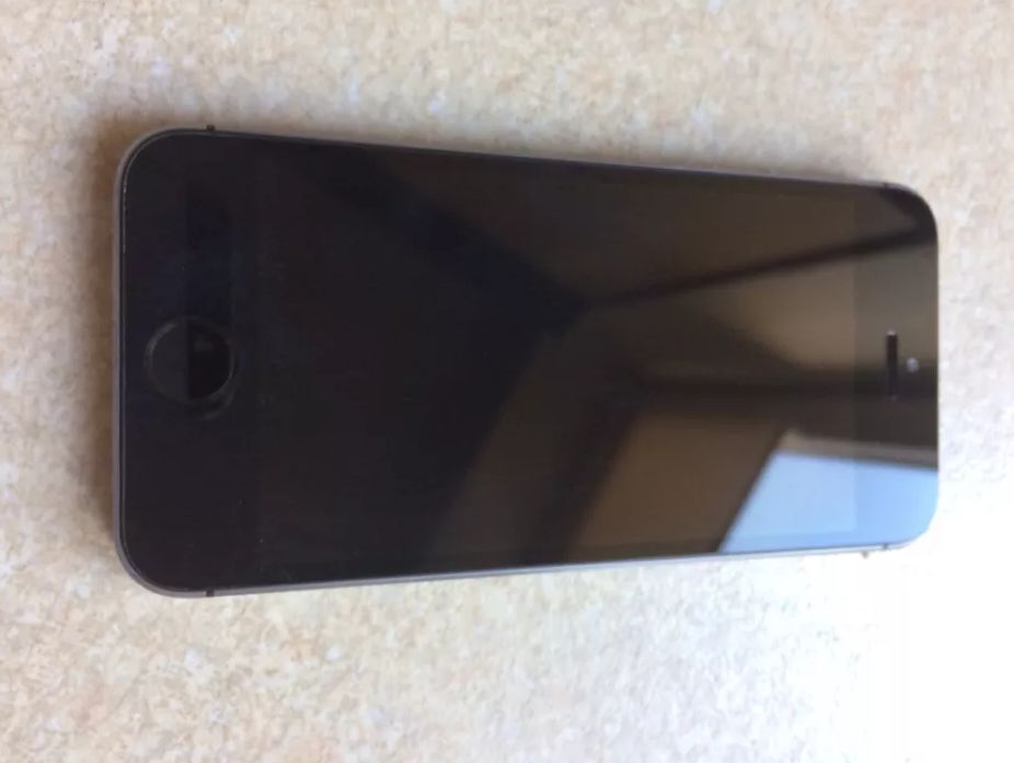 Apple iPhone 5s в хорошому стані